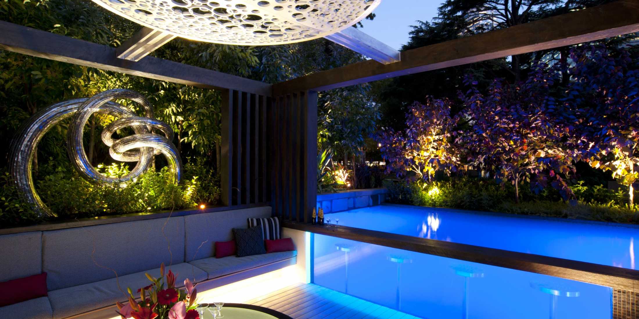 5 tips for a sparkling pool